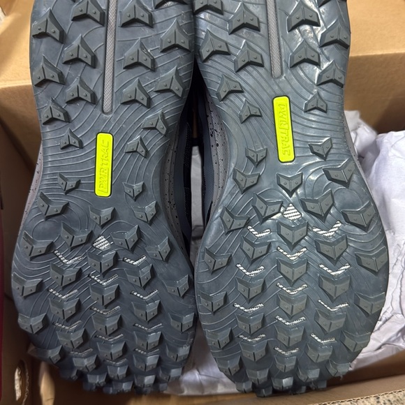 Saucony Peregrine 12 womens trail running hiking shoes 9 wide worn once w/box - Picture 6 of 12